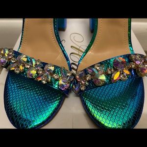 Mata Shoes Size 10 Blue/Green